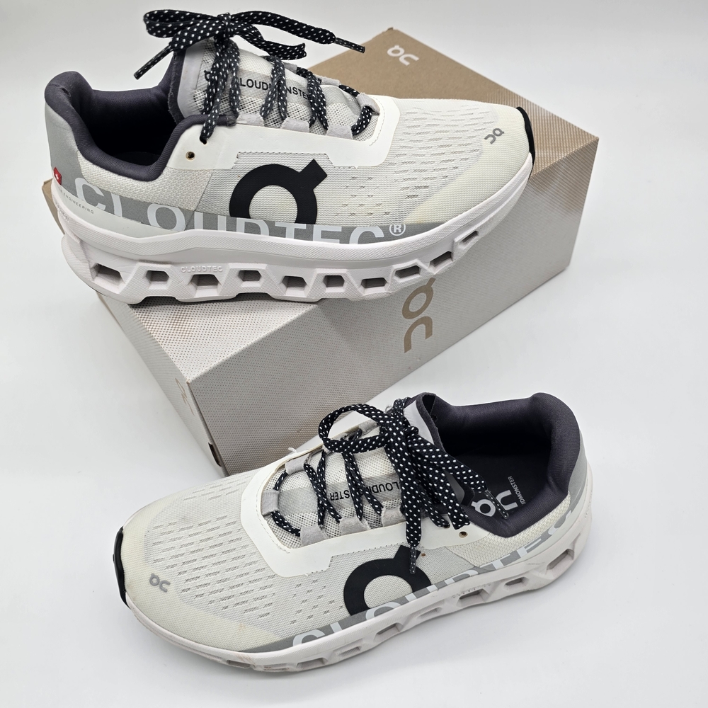 Women's On Cloudmonster Running Shoe Size 7.5